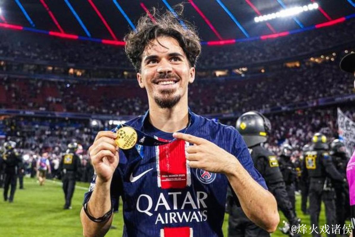 维蒂尼亚成为第九位在欧冠对阵英格兰球队上演帽子戏法的球员 维蒂尼亚成为第九位在欧冠对阵英格兰球队上演帽子戏法的球员