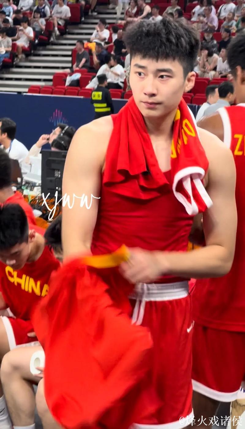 段睿骐27分钟高效砍下20分6篮板5助攻1抢断 段睿骐27分钟高效砍下20分6篮板5助攻1抢断